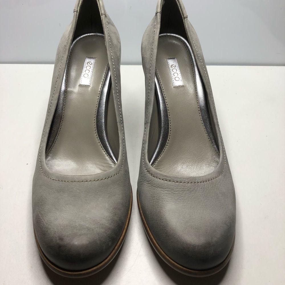 Ecco Taupe Gray Leather Slip On Closed Toe Loafer Heels Shoes Women Sz 41EU/10.5